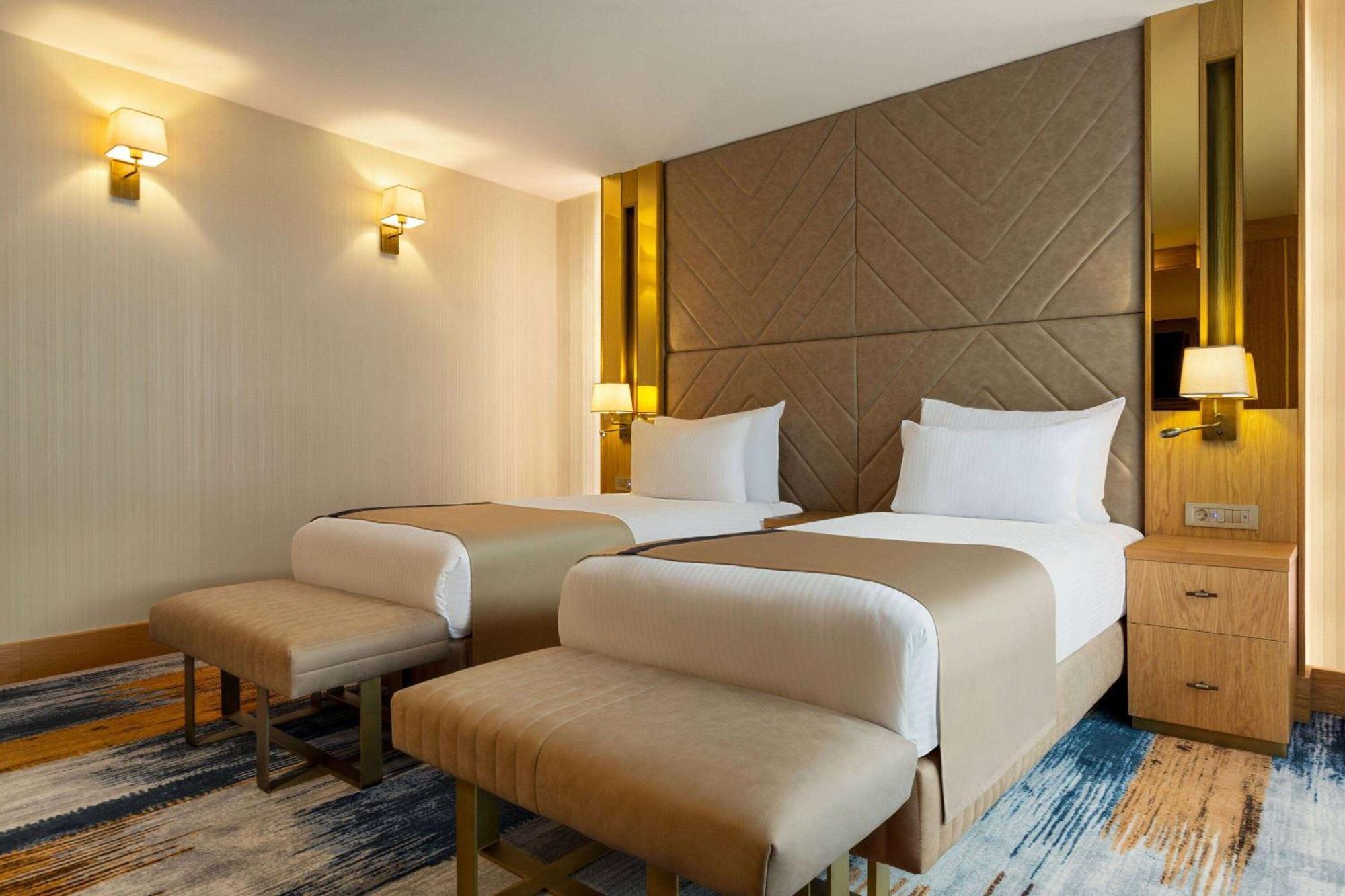 Days Inn By Wyndham Istanbul Bomonti Exteriör bild