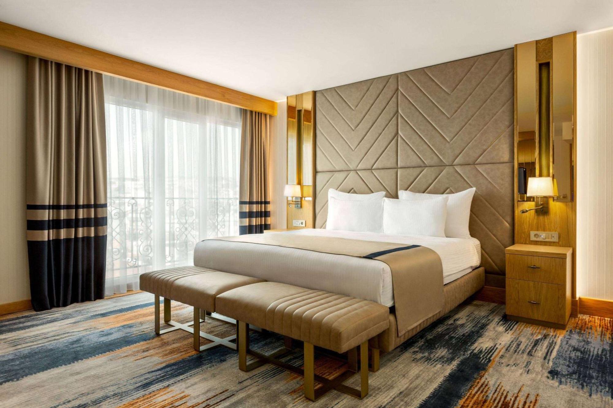 Days Inn By Wyndham Istanbul Bomonti Exteriör bild