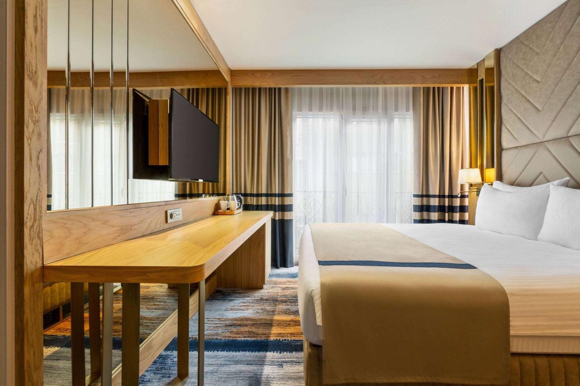 Days Inn By Wyndham Istanbul Bomonti Exteriör bild