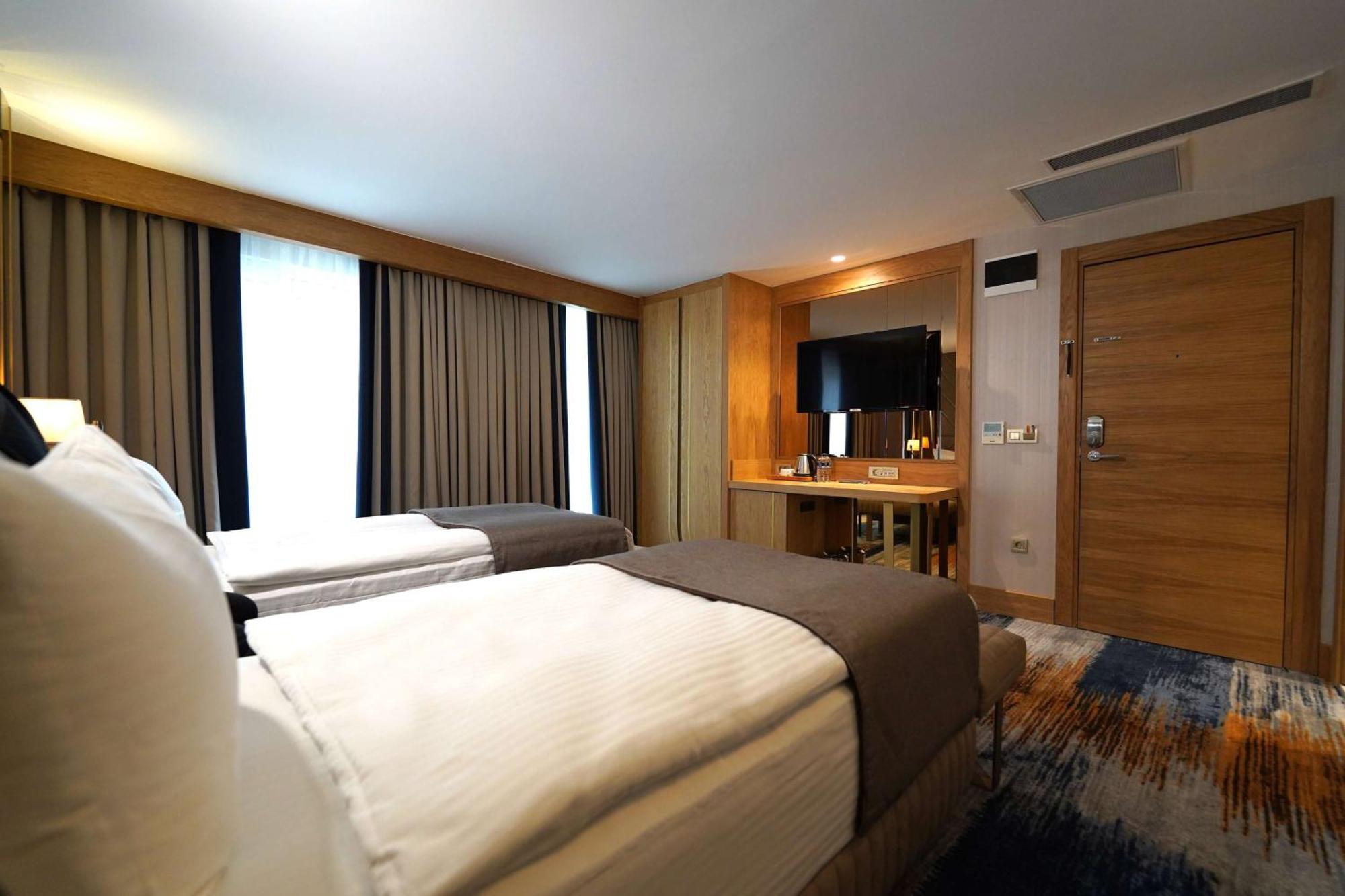 Days Inn By Wyndham Istanbul Bomonti Exteriör bild