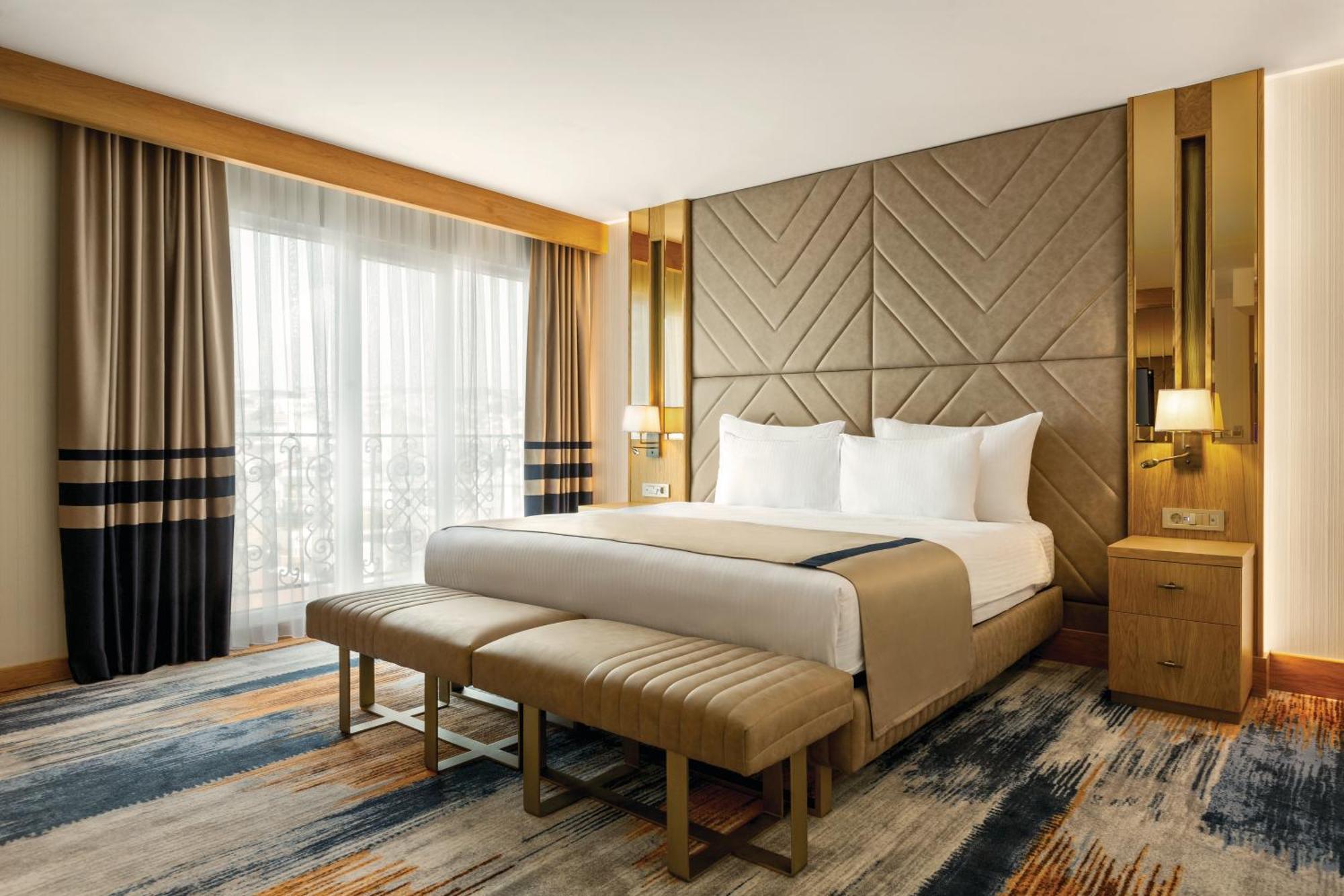 Days Inn By Wyndham Istanbul Bomonti Exteriör bild