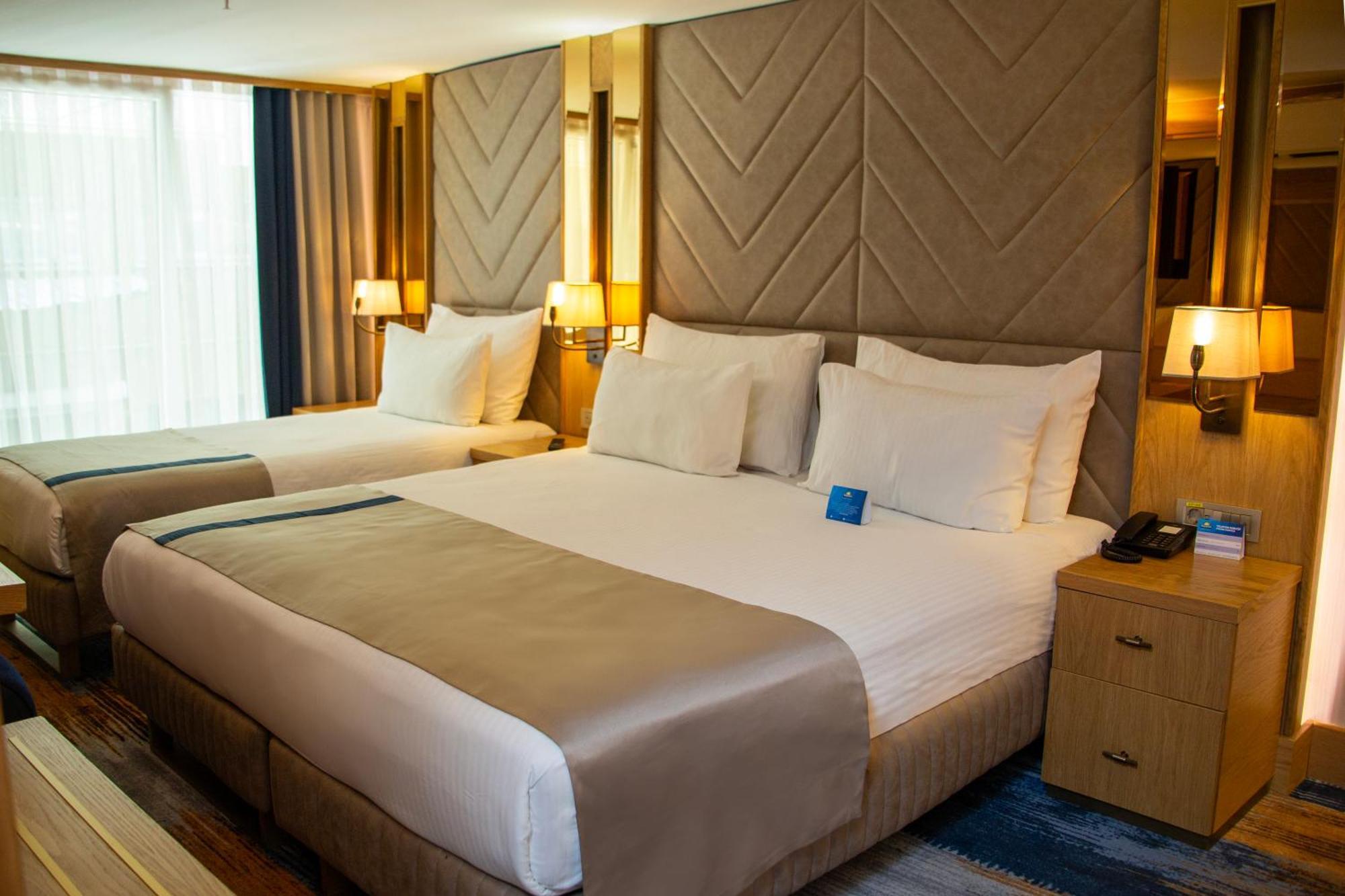 Days Inn By Wyndham Istanbul Bomonti Exteriör bild